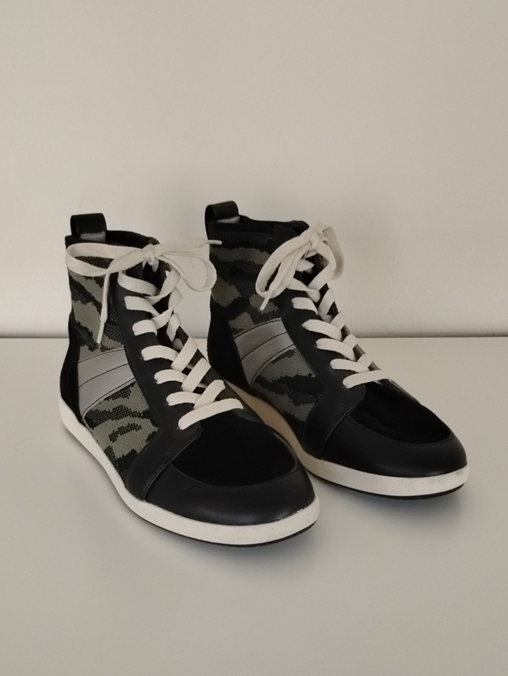 Sanctuary Major Women's Size 7 1/2 Black & Gray High-Top Sneakers